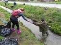Zdjęcie 15 - Sprzątanie rzeki Wyżnicy na terenie Miasta Kraśnik - Operacja Czysta Rzeka