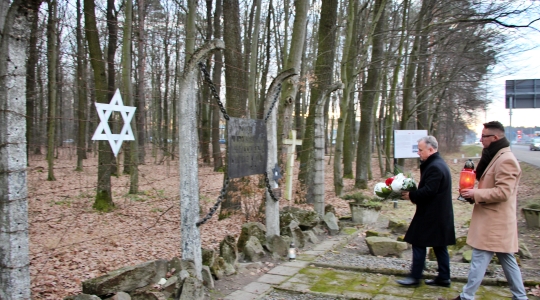 Zdjęcie 21 - Międzynarodowy Dzień Pamięci o Ofiarach Holokaustu