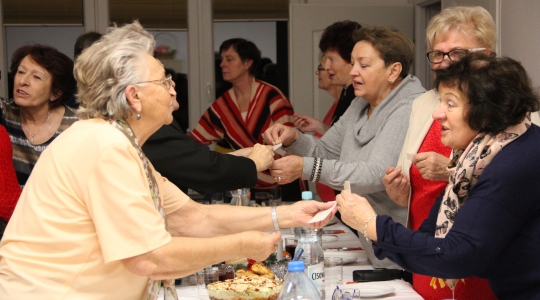 Zdjęcie 8 - Spotkanie opłatkowe Kraśnickiego Stowarzyszenia "Senior na czasie"