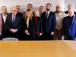 Zdjęcie - Burmistrz Kraśnika podpisał umowy z klubami sportowymi
